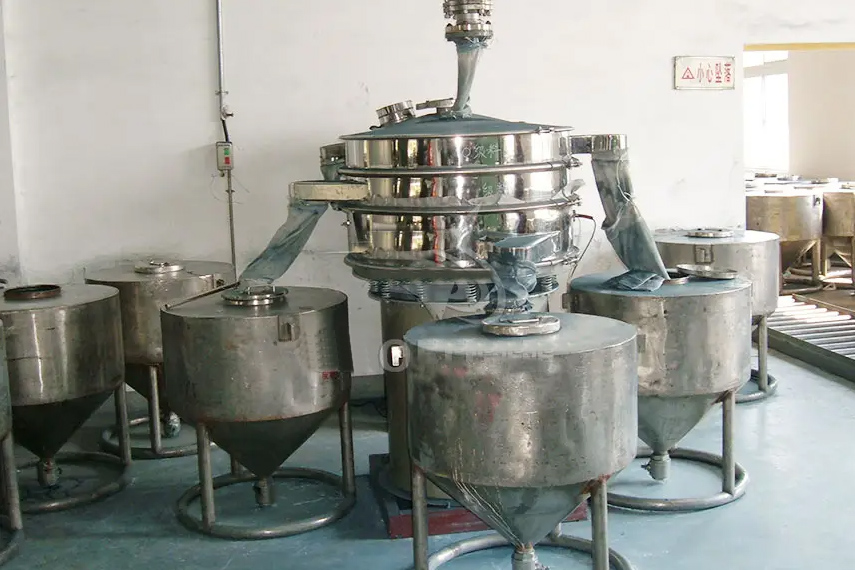 振蕩篩主要特點：換網容易，全封閉模式粉末不飛揚，可連續(xù)作業(yè)